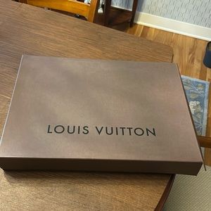 Louis Vuitton box. Vintage 2010 brown